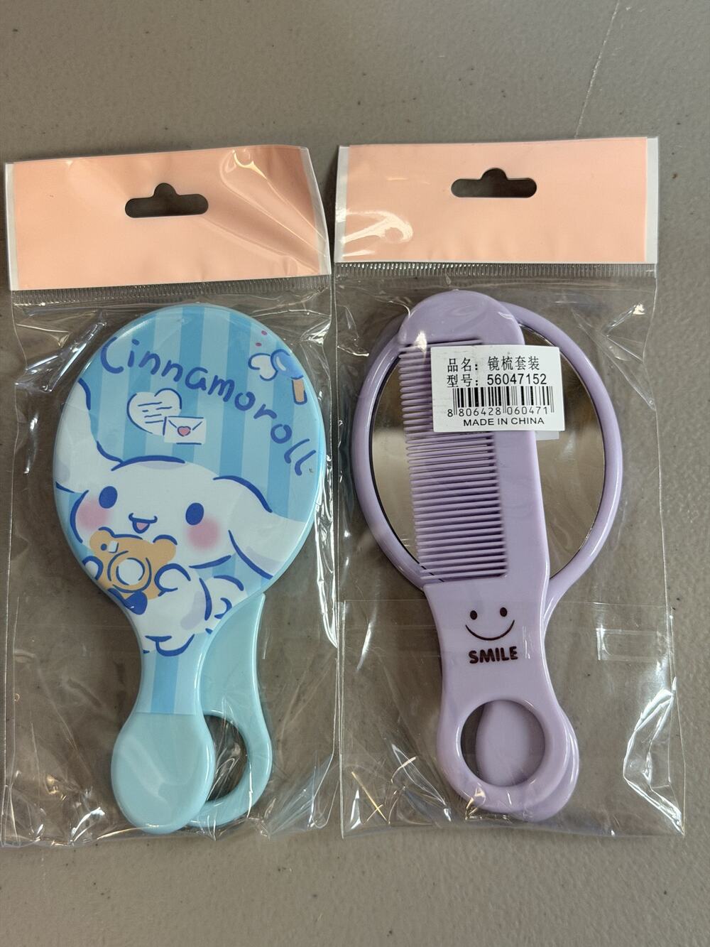 #CIN-748 Cinnamoroll Comb & Mirror Set